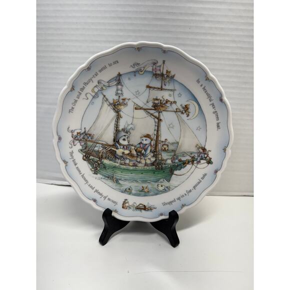 Royal Doulton “The Owl and The PussyCat” Collector Plate Bone China - Picture 1 of 10